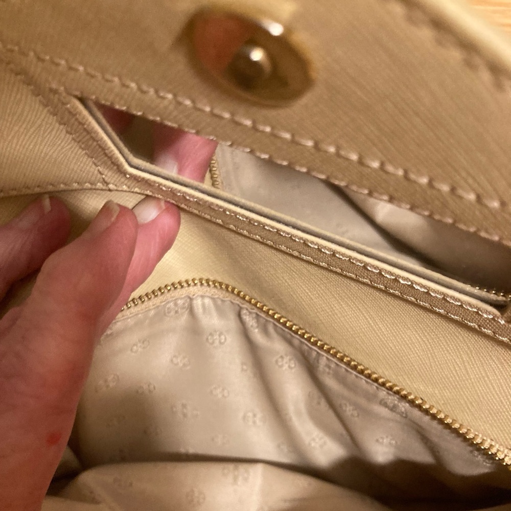 Tory Burch Wristlet/Clutch LIKE NEW!! - Picture 7 of 9